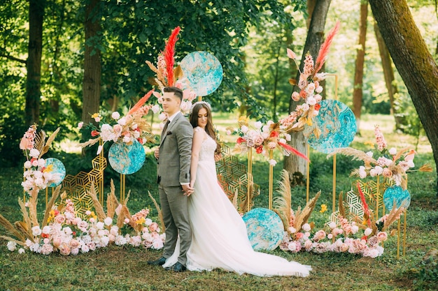 Hermosa pareja de boda