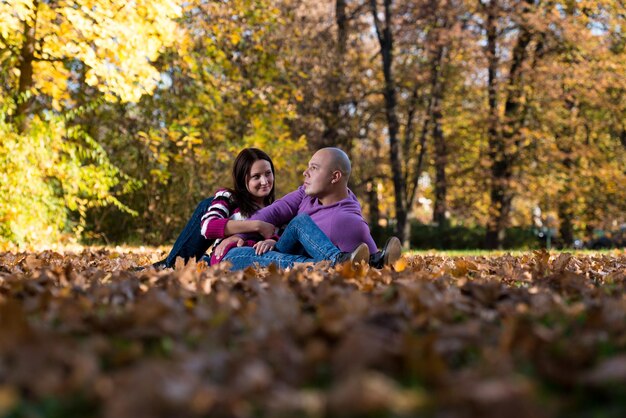 hermosa pareja en el parque