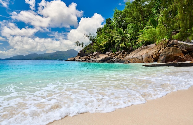 Hermosa playa de Anse Soleil en Seychelles