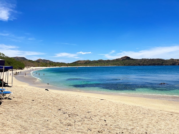 Hermosa playa de arena dorada de Playa Conchal en Costa Rica