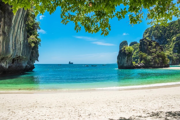 Hermosa playa en la isla de Hong Krabi Tailandia destino emblemático Sudeste asiático Viajes vacaciones tropicales y concepto de vacaciones