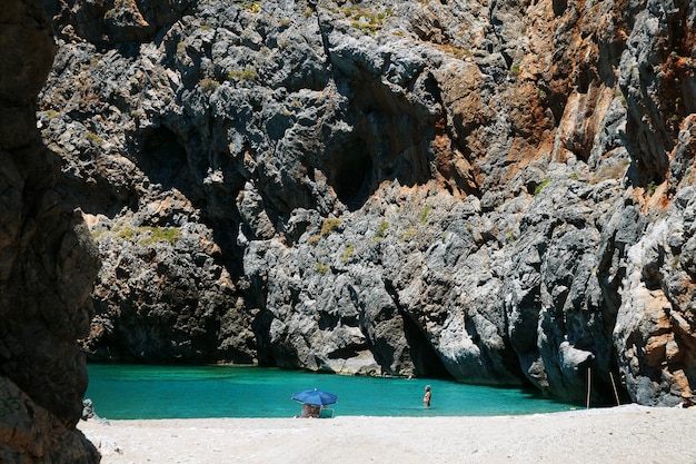 Hermosa playa de kalami en la isla de Kythira, Grecia.