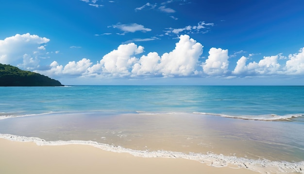 Hermosa playa tropical con cielo azul y nubes blancas textura de fondo abstracto