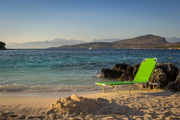 Hermosa playa para unas vacaciones en Albania Mar Jónico