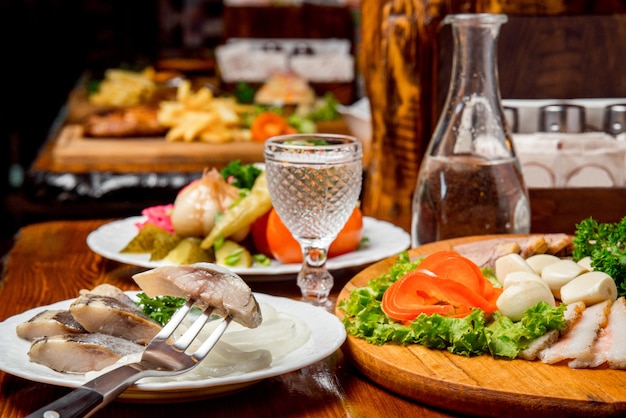 Hermosa y sabrosa comida en un plato