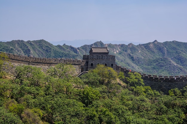 Hermosa torre de vigilancia La Gran Muralla China