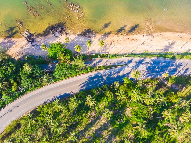 Hermosa vista aérea de la playa y el mar en la provincia de Chumphon Tailandia