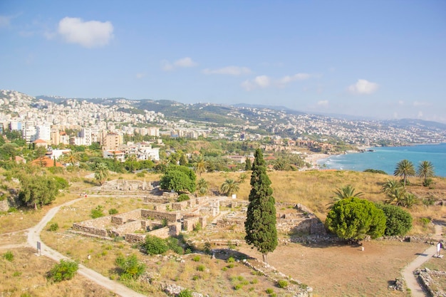 Hermosa vista de la antigua voz de Byblos (también conocida como Jubayl o Jebeil), Líbano