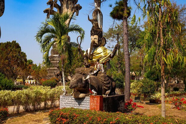 Una hermosa vista de Buddha Park ubicado en Nong Khai Tailandia