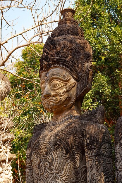 Una hermosa vista de Buddha Park ubicado en Nong Khai Tailandia