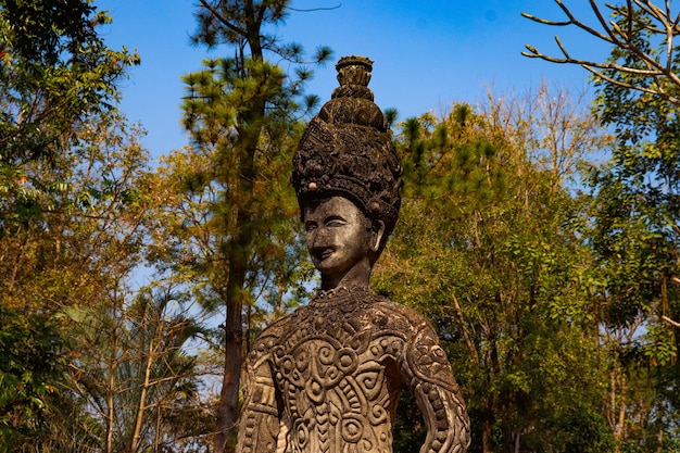 Una hermosa vista de Buddha Park ubicado en Nong Khai Tailandia