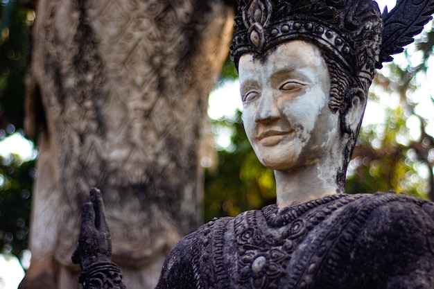 Una hermosa vista de Buddha Park ubicado en Vientiane Laos