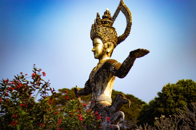 Una hermosa vista de Buddha Park ubicado en Vientiane Laos