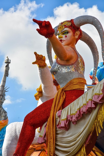 Una hermosa vista de las carrozas del carnaval brasileño