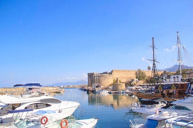 Hermosa vista del castillo de Kyrenia en Kyrenia (Girne), Chipre del Norte