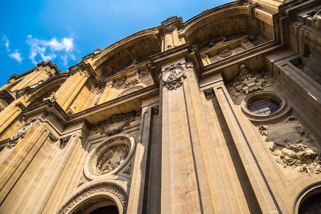 Hermosa vista de la Catedral de Granada en España