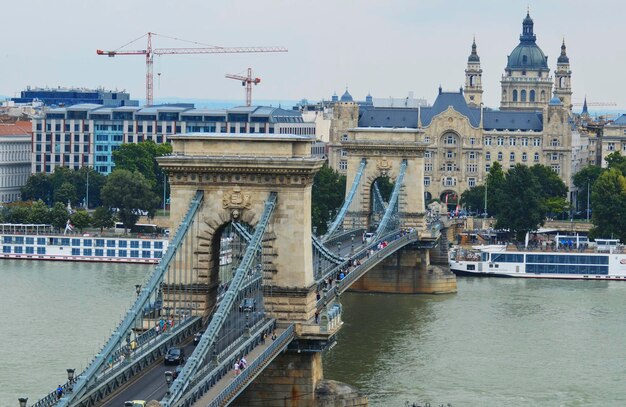 Una hermosa vista de la ciudad de Budapest ubicada en Hungría