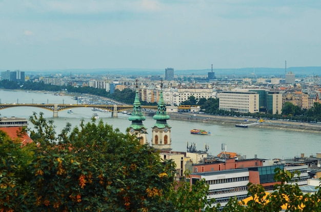 Una hermosa vista de la ciudad de Budapest ubicada en Hungría