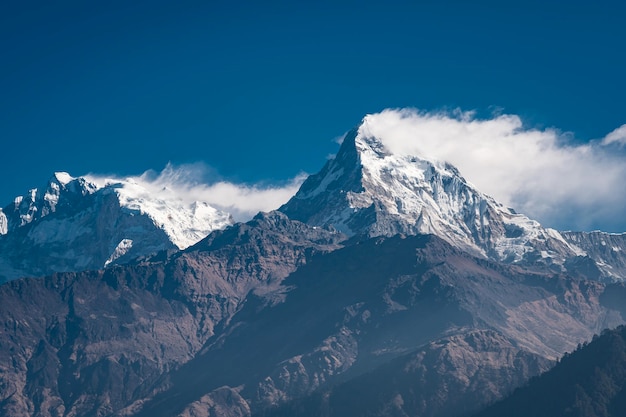 Hermosa vista de la cordillera de Annapurna Nepal