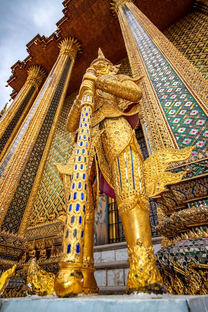 Una hermosa vista del Gran Palacio el Templo Wat Phra Kaew en Bangkok Tailandia