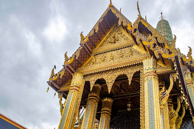 Una hermosa vista del Gran Palacio el Templo Wat Phra Kaew en Bangkok Tailandia