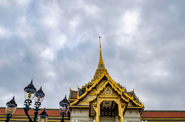 Una hermosa vista del Gran Palacio el Templo Wat Phra Kaew en Bangkok Tailandia