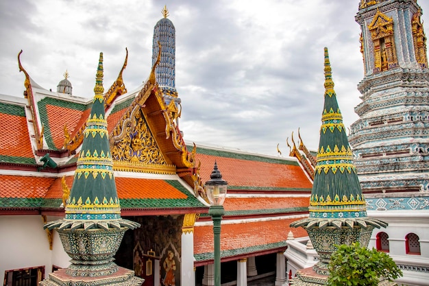 Una hermosa vista del Gran Palacio el Templo Wat Phra Kaew en Bangkok Tailandia