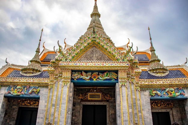 Una hermosa vista del Gran Palacio el Templo Wat Phra Kaew en Bangkok Tailandia