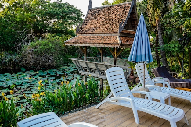Una hermosa vista del hotel Baan Thai house ubicado en Ayutthaya Tailandia