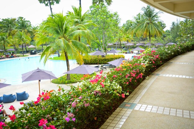 Una hermosa vista del Hotel Hilton ubicado en Phuket, Tailandia