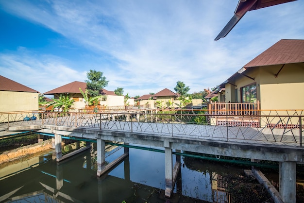 Una hermosa vista del hotel resort en el lago Inle Myanmar