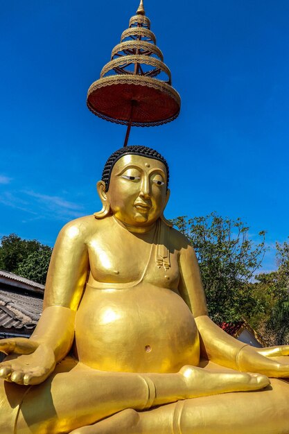 Una hermosa vista de la isla de Koh Larn en Tailandia