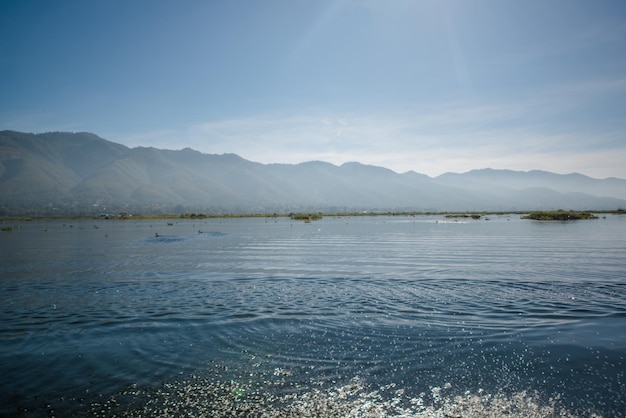 Una hermosa vista del lago Inle ubicado en Myanmar