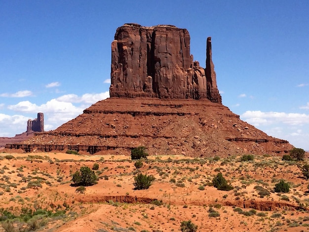 Hermosa vista de Monument Valley, manopla izquierda, Utah, cerca de la frontera de Arizona