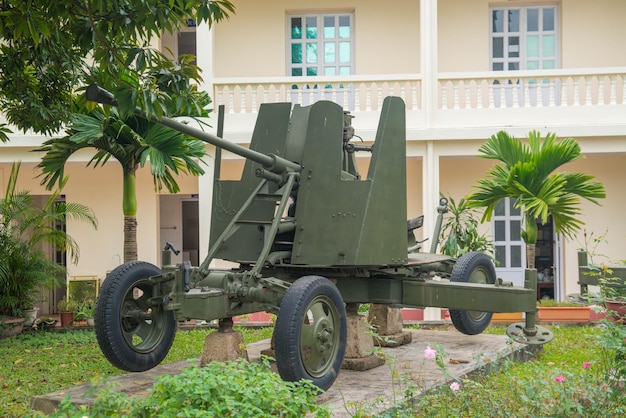 Una hermosa vista del Museo de la Guerra ubicado en Hanoi Vietnam