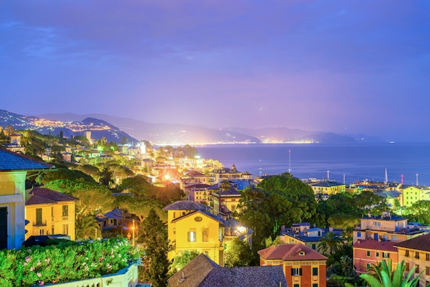 Hermosa vista nocturna a Santa Margherita