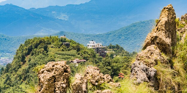 Hermosa vista del paisaje de la ciudad de Pokhara y el lago Pheva, Nepal. Viajar en concepto de Nepal.