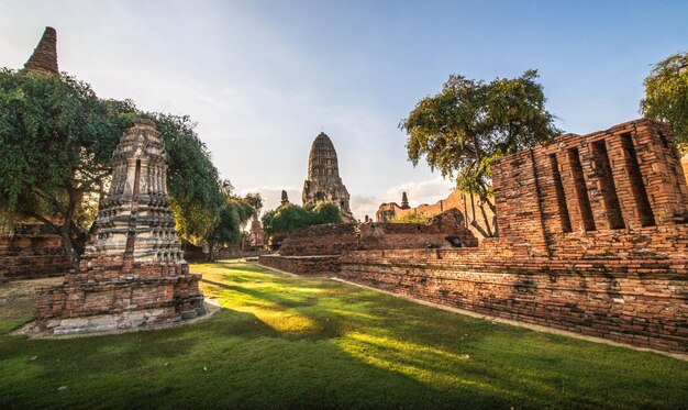 Una hermosa vista panorámica de Ayutthaya en Tailandia