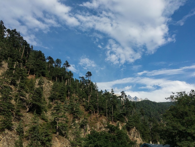 Hermosa vista panorámica de una montaña en kalam swat