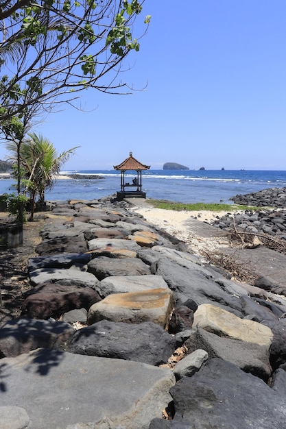 Una hermosa vista panorámica de la playa en Bali Indonesia