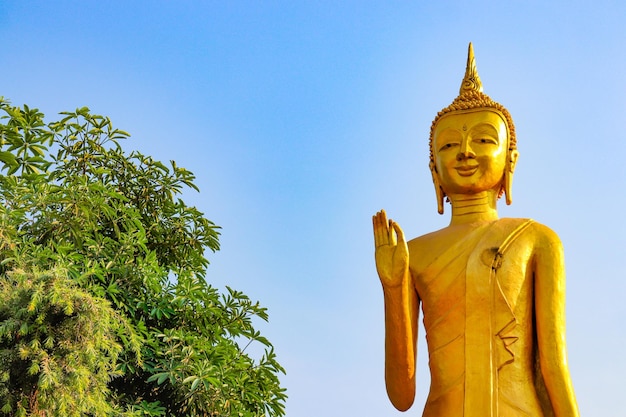 Una hermosa vista panorámica del templo budista de la ciudad de Vientiane en Laos