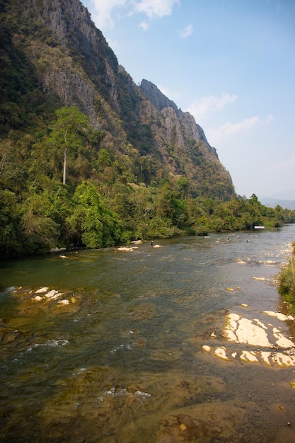 Una hermosa vista panorámica de Vang Vieng en Laos