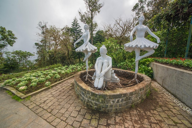 Una hermosa vista del parque Sunworld Ba Na Hills ubicado en Da Nang Vietnam