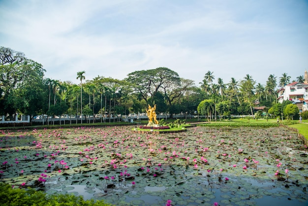 Una hermosa vista del parque en Yangon Myanmar