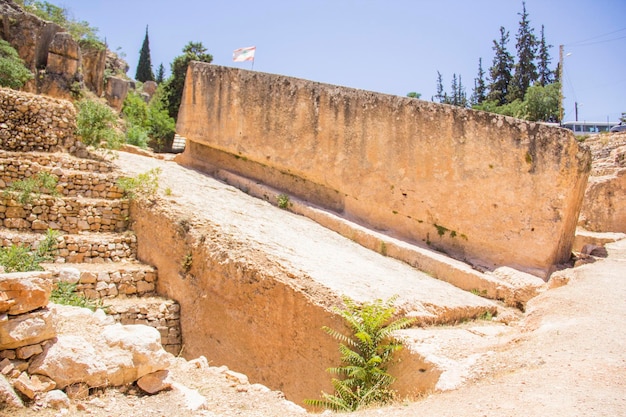 Hermosa vista de la piedra de Baalbek de la mujer embarazada en Baalbek, Líbano