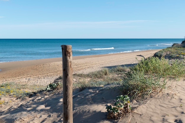 Hermosa vista de la playa y el mar en Guardamar Del Segura España