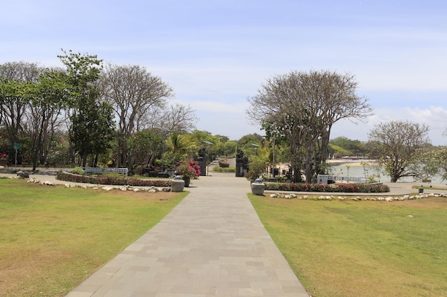 Una hermosa vista de la playa de Nusa Dua en Bali Indonesia