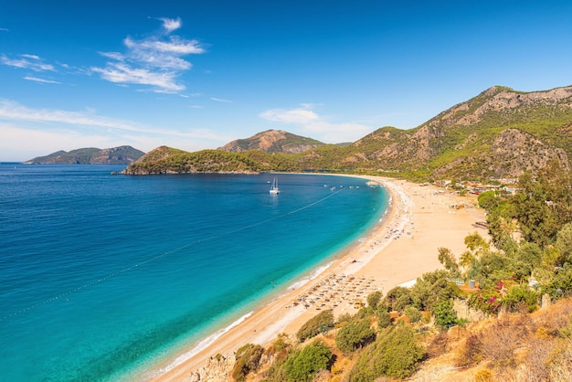 Hermosa vista de la playa de Oludeniz en la región de Mugla Turquía Destino de viaje de vacaciones de verano