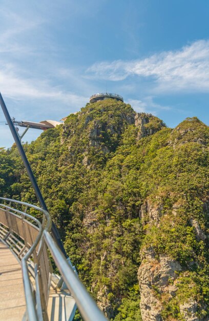 Foto una hermosa vista del puente del cielo de langkawi ubicado en malasia