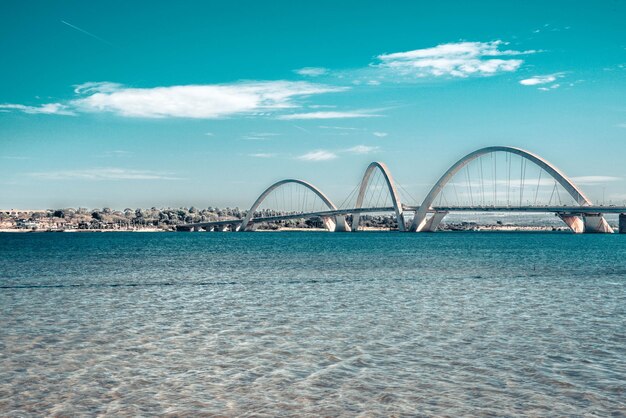 Una hermosa vista del puente JK ubicado en Brasilia, capital de Brasil